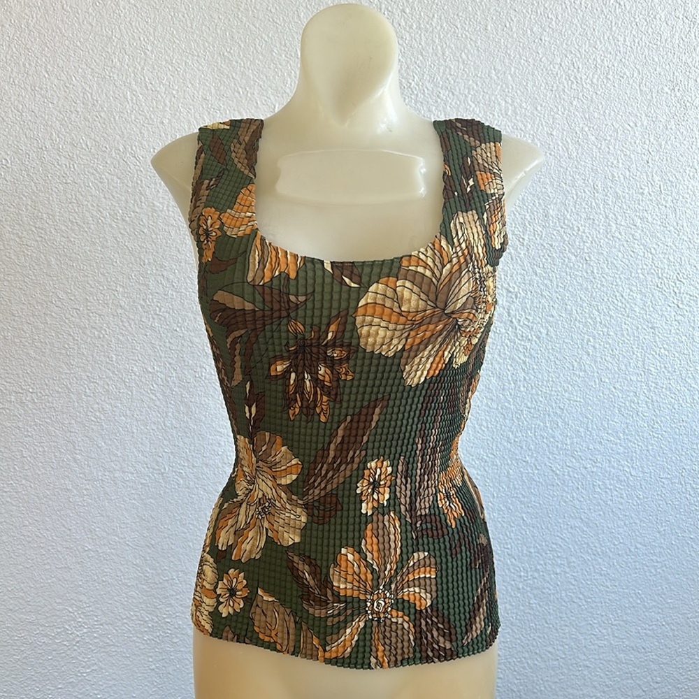 Mirco Pleat Floral Tank Top